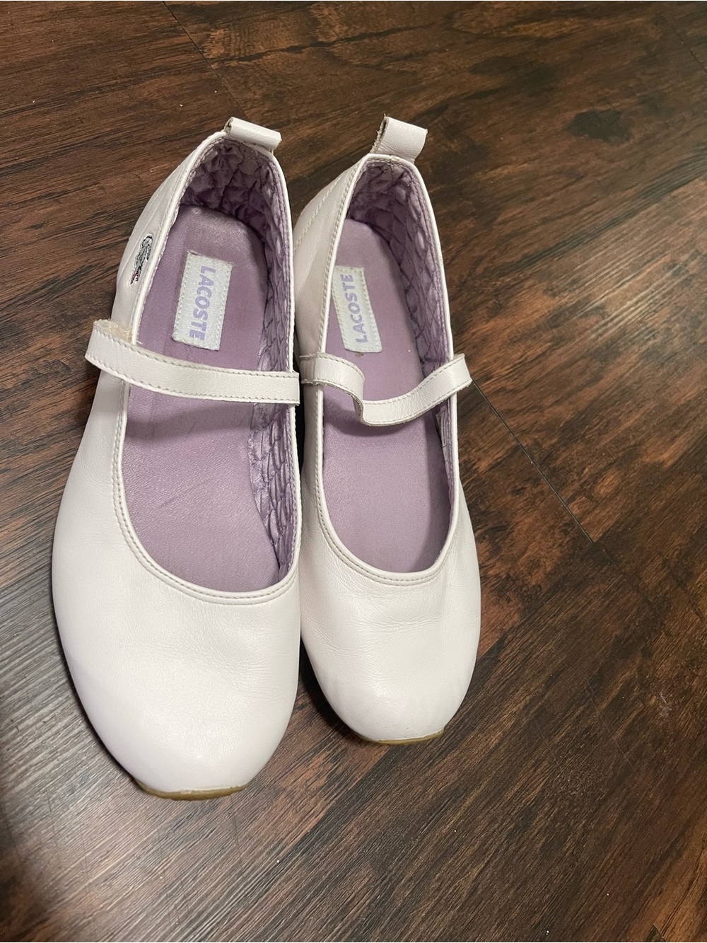 LACOSTE Mary Jane Hook Loop Adjustable, Quilted in the inside Flats 8.5W